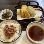 Fukuwa Uchi - ご飯・香の物・海老天ぷら