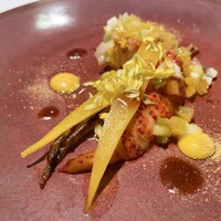 オトワ レストラン - Homard オマール海老：オマール海老のロースト 金美ニンジン チコリ 蜜柑 トマトのソース オマールのジュ