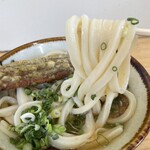 西端手打 上戸うどん - 箸あげ。うどんは極太