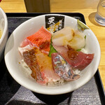 超純水採麺 天国屋 - 豪華な「鮮魚丼」