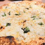 PIZZERIA e BRACERIA DUOMO Del Fiore - モッツァレラ、ゴルゴンゾーラ、リコッタなどチーズたっぷり