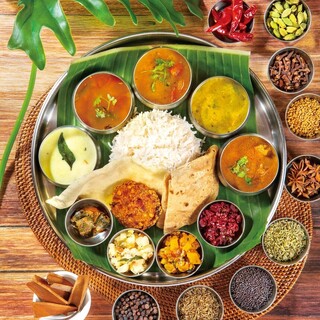 由精通香料的印度人烹製的正宗南印度菜。