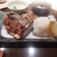 伊豆の旬 やんも 丸の内店 - 