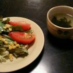 ナポリ亭 - バイキング形式のサラダとスープ(おかわりはなし)