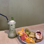 ピッコロット＆グリーンハウスカフェ - ♢抹茶ラテとフルーツジェラート