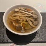 中国四川酒家 蔓山 - にんにくと平茸しめじの蒸しスープ