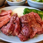 焼肉処 まる - 