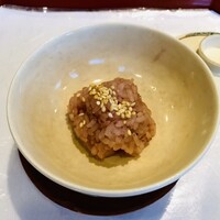 行楽庵 - お誕生日のお祝いでお赤飯をいただいてしまいました。お気遣いありがとうございます。とっても美味しい。こんなにも美味しいお赤飯は記憶にないです。超絶美味！