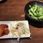Kankoku Katei Ryouri Akatsuki - お通しと枝豆。420円と495円。