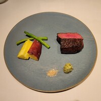 Vinoteca Fiore - 黒毛和牛の炭焼きビステッカ 