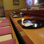 Yakkozushi - カウンター、テーブル、個室あります。
