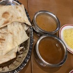 インド料理 ザ タンドール - ダルカレーとキーマカレー、ナンとライスで