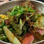 神戸焼肉かんてき - 美味しいサラダはおかわり何回でも◉⁠‿⁠◉