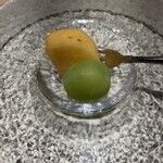 水道橋 鮨みつ - 柿とシャインマスカット