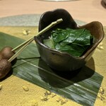 水道橋 鮨みつ - むかごの塩蒸し、小松菜のお浸し