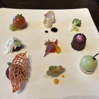 DINING & BAR TABLE 9 TOKYO - 