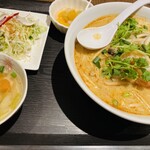 本格タイ料理バル プアン - 