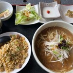 中華料理 おふろ - 料理写真:ピリ辛ラーメンセット