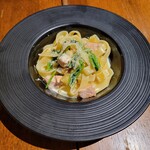 MOKICHI TRATTORIA - 秋鮭と焼き芋のクリームパスタレモングラス風味