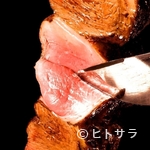 Shurasuko Resutoran Areguria - 牛ももの豪快な肉塊。かみしめるほど癖になる『アルカトラ』