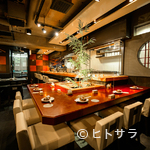 Sakanaya Gohei - 厨房が見える横並びカウンターでのデート。