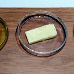 Restaurant Bellustar - 2023/9月下旬。EXバージンOILとバターと岩塩。