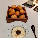 Restaurant Bellustar - 2023/9月下旬。じゃがいものクリームスープとじゃがいもそっくりなパン。