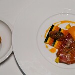 Restaurant Bellustar - 2023/9月下旬。クロワッサン生地のパンと鮪の唐辛子ソース