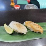 立食い寿司 根室花まる - 味付けの異なるエンガワ
