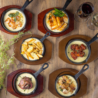 当店名物！“チーズの海に溺れる料理”シリーズを全6種ご用意♪