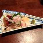 りょうりや 御旅屋 - お造り　天然鯛　鰹　鰊　ばい貝