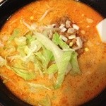 中国飯店楽宴 - 担々麺 。レタスが合う