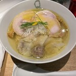 Japanese Ramen Noodle Lab Q - 塩わんたん麺