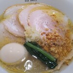 黄金の塩らぁ麺 ドゥエイタリアン - 