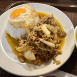 青山ガパオ食堂 - 