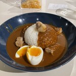 スパイスカレー ブラックデビル - 豚の角煮カレー、スパイシー、普通盛り(250g)