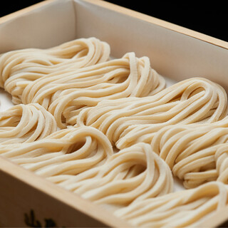 Enjoy a cup of our pride, carefully selected from the noodles, soup stock, miso to the bowl.