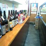 焼酎楽園　菜花 - 焼酎回廊のような店内