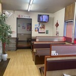 Shikikou - 店内写真…あんまりお客様入っていない
                        
                        先客1組、後客1組
                        
                        大丈夫なんかな？と不安に思いながら
                        
                        メニューを見てみると…