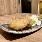 大衆酒場 ひとめぼれ - お通しが手羽唐って嬉しい