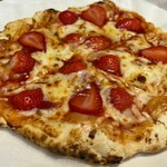 富沢山小屋 - 苺ピザ ¥1200