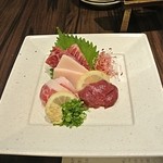 居酒屋 感 - 特選馬刺し盛り合わせ