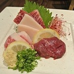 特選馬刺し盛り合わせ