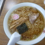 支那そば 熊文 - 透き通ったスープにちぢれ麺