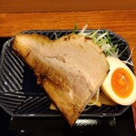 俺の中華たなか家 - 具材は別皿盛り♬大きなチャーシュー♥に白髪葱·メンマ·味玉(*^^*)d