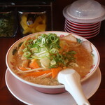 ラーメン魁力屋 - 料理写真:コク旨ラーメン（野菜トッピング・麺固め）