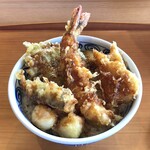 Kushitenpura Tonihonshu Sansan - ランチの天丼