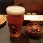 YONA YONA BEER WORKS - よなよなエール1ptと「海老踊るナッツ」(1,100円＋410円)