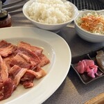 登正門 - ランチのカルビ焼肉セット　980円