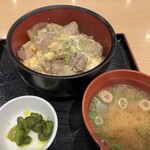 西紀サービスエリア（下り線） フードコート - 料理写真:丹波黒どりの親子丼　950円